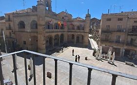 VuT. El Balcón de la Plaza - B.